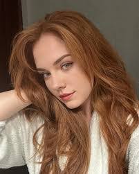 Amy Tilly's Instagram, Twitter & Facebook