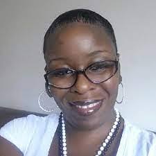 Sonia Dow's Instagram, Twitter & Facebook