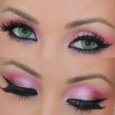 Light Pink Eyeshadow With Black Eyeliner Pink Eye Makeup Eye Make Up Makeup Tutorial Eyeshadow