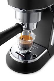 Compared to its more affordable competitors, the de'longhi dedica ec 680.m espresso machine looks like a classic limo next to a hyundai accent. De Longhi Dedica Style Pump Espresso Machine Black Ec685 Bk 220 Volts Not For Usa European Cord Buy Online At Best Price In Uae Amazon Ae