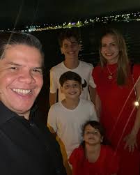 Chá Beneficente em prol do Abrigo Eunice Weaver que aconteceu na última  segunda-feira. Obrigada a todos que participaram dessa causa.  @pastoramarciasilva @prradamesadao