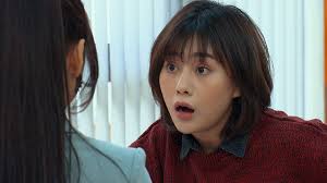 Bên cạnh bà là một nhân vật mới toanh, chính là em trai thy, vừa đi du học về. PhÆ°Æ¡ng Oanh Be Nguyen Minh Vao Phim HÆ°Æ¡ng Vá» Tinh Than Vtv Vn