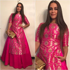 With short and thick hair there's so many styles you can get away with. 10 Simple Hairstyles To Try With Kurtha Kurti Keep Me Stylish