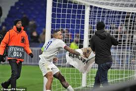 In december marcelo was at war with lyon's ultras but now he embodies the team's solidity as they marcelo has had a fraught relationship with lyon's bad gones ultras group but the wounds appear to. Marcelo S Feud Rumbles On As Lyon Fans Unveil Crass Banner Saying Keep Your Fingers For Your Wife Daily Mail Online