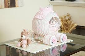Windeltorte Selber Machen Mal Anders 20 Kreative Figuren Mit Anleitung In 2020 Windeltorte Selber Machen Windelbabys Windeltorte Basteln