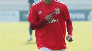 Han spiller hovedsageligt som angriber for benfica b i segunda liga. Sl Benfica On Twitter Love Whoever You Want But Don T Forget That You Love Us The Most Happyvalentinesday