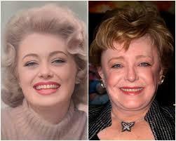 Marie Squire's Instagram, Twitter & Facebook