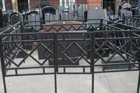 Pagar ini juga semakin manis dengan ukiran yang indah. Instalasi Dan Pembuatan Pagar Logam Tinjauan Teknologi Dan Poin Penting Pagar Dan Pagar Logam