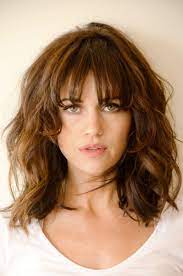 Carla Gugino To Star In The Haunting Of Hill House Netflix Tv Series Adaptation Hair Styles Medium Hair Styles Short Hair Styles