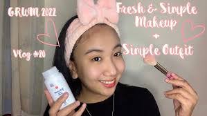 Julia Cacho's Instagram, Twitter & Facebook