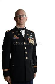 Us Army Officer Dress Uniform An Experience Transportation Officer In His Dress Affiliate Dress Uniform Army Officer Expe Us Army Uniform Officer