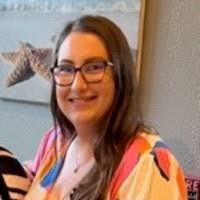 Amanda Manzo's Instagram, Twitter & Facebook