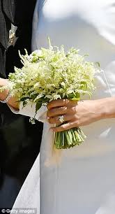 Globalrose.com has been visited by 10k+ users in the past month Meghan Follows Royal Traditional As Her Bridal Bouquet Is Placed On The Tomb Of The Unknown Warrior Daily Mail Online