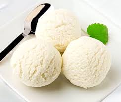 Et trop bonne … du genre, quand tu la goûtes, tu te demandes pourquoi déjà tu convoites tellement. La Glace Au Yaourt Cremeuse A La Vanille 5 Minutes Sans Sorbetiere Est Une Entremets Glace A Base De Yaourt Cr Recette Glace Sans Sorbetiere Glace Sorbetiere