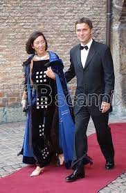Gauthier destenay is also not the inaugural first gentleman to appear in a photo of nato spouses. Pin Pa Wedding Of Crown Prince Haakon Of Norway And Ms Mette Marit Tjessem Hoiby Oslo August 25th 2001