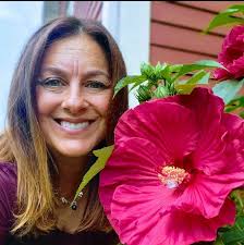 I just learned that Dagny, the 15 year old daughter of my friends Jennifer  Gniadecki and Randall Gniadecki, passed away