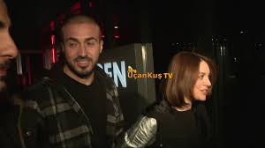 Ünlü oyuncu ezgi mola ve sevgilisi murat aksakallı 2020 bitmeden evkenecek. Ezgi Mola Ve Sevgilisi Mustafa Aksakalli Ilk Kez El Ele Goruntulendiler Youtube