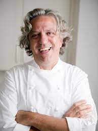 Giorgio locatelli (vergiate, 7 aprile 1963) è un cuoco e personaggio televisivo italiano. Chef S Table Giorgio Locatelli Interview Departures Magazine