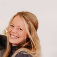 20+ "Lara Mark" profiles