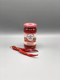 Dolci, sottili, di color verde pallido da conservare anche sott'olio o in salamoia oltre che sott'aceto. Olive Peperoncini Pomodori Italienische Spezialitaten