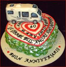 Ogni anniversario di nozze ha un nome ben preciso. Torta Anniversario Di Matrimonio Cuori E Camper In Pasta Di Zucchero