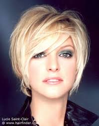 Nos conseils modèle coupe de cheveux court avec frange coupe à la garçonne, carré court ou coupe pixie, le court est une coupe de cheveux ultra tendance, sans parler du côté coupe courte femme avec frange selon la forme du visage. Coupe Courte Nuque Longue Coupe De Cheveux Courte Cheveux Courts Coupe De Cheveux