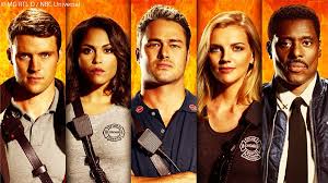 A dangerous warehouse fire puts truck and squad at risk. Chicago Fire Alles Zur Beliebten Feuerwehr Tv Serie Feuerwehr Magazin