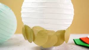 Ia memerlukan sedikit bekalan, menjadikannya sempurna untuk keadaan kecemasan. 3 Cara Untuk Membuat Lentera Kertas Wikihow