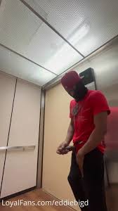 EddieBigD - Getting caught in The Elevator