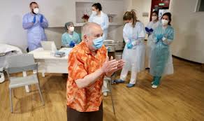 España sólo trabajará con vacunas seguras y eficaces. Fotos Los Primeros Vacunados Contra La Covid 19 De Cada Comunidad Autonoma En Imagenes Sociedad El Pais