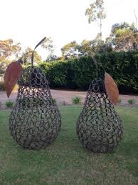 Horse Shoe Garden Sculptures By Melinda Knowles Mittagong Bowral Area Image 8 Garden Sculptures Garden Design