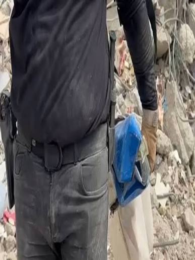 La ciudadanía en las residencias Vallarta, Playa Grande, La Guaira,  denunció la tarde de este 30 de junio que presuntos funcionarios del Cicpc  estarían sustrayendo las pertenencias de los edificios ...
