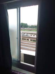 はにきち🔞 on X: 鶯谷 の某ホテル。部屋は古い、浴槽は昭和のタイル貼り、お湯もなかなか出ないと良いところがあまりありませんでしたが、部屋から山手線のホームが見えるところは露出趣味には良いかもしれない(^-^;)  t.coL8hEhHNYKq  X