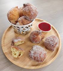 Bertrand Bourgogne 7 1 On Instagram Les Pets De Nonne Le Melange Parfait Entre Le Beignet Et La Pate A Choux M Food Parfait Breakfast