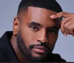 Did Sav have a nose job in later seasons?