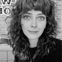 Alison Crow's Instagram, Twitter & Facebook