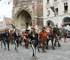 «wir sind mit dem ablauf und dem wetter. 39 Landshuter Hochzeit Regiowiki Niederbayern