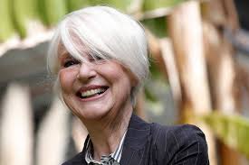 Daniela goggi, nota anche con lo pseudonimo di daniela modigliani (roma, 21 luglio 1953), è un'attrice, cantante, conduttrice televisiva e showgirl italiana. Chi E Loretta Goggi Biografia E Vita Privata Della Showgirl