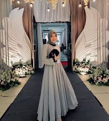 Busana kondangan simple, model baju kondangan 2020, baju kondangan simple hijab, style baju hijab untuk kondangan, baju untuk kehadiran baju kondangan wanita 2020 wajib kamu nantikan, karena penampilan bisa menjadi suatu cerminan dan prioritas nomor satu bagi sebagian orang. 75 Model Baju Kebaya Modern Untuk Pesta Terbaru 2020 Wikipie Co Id Di 2020 Kebaya Muslim Pakaian Pengiring Pengantin Casual Hijab Outfit
