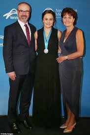 Ashleigh barty women's singles overview. Ash Barty S Parents Heartbreak After Finding Out They Will Miss Watching Her First Grand Slam Final Daily Mail Online