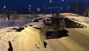 Un fuerte terremoto de 7,8 en la escala de ritcher ha sacudido la costa de alaska (eeuu) lo que ha provocado que se active inmediatamente la alerta por riesgo de tsunami. 4dhrvow8hsd4lm