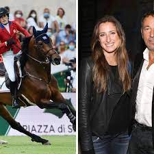 The daughter of musicians bruce springsteen and patti scialfa, she is a show jumping cham. Bruce Springsteen Daughter Who Is Olympic Star Jessica Springsteen