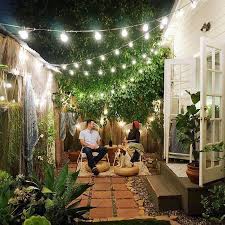 Area tersisa di belakang rumah bisa dimanfaatkan menjadi taman minimalis yang cantik. 5 Taman Belakang Rumah Minimalis Impian Khusus Lahan Sempit