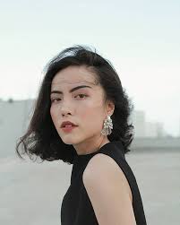 3 nàng hot girl biến hàng lông mày cong thời các mẹ trở lại thành mốt