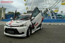 Modifikasi honda civic type r. Daihatsu Xenia Coba Tampil Merunduk Gara Gara Per Mercy Gridoto Com