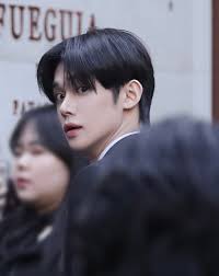 Amelia Ellison adlı kullanıcının ◇ TOMORROW X TOGETHER ◇ panosundaki Pin