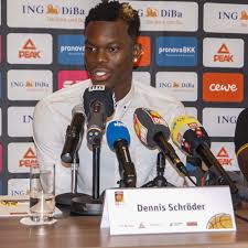 Sie gehört mit rund 500.000 mitgliedern zu den größten genossenschaftsbanken in deutschland. Dbb Tv Pk Mit Dennis Schroder Deutscher Basketball Bund