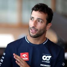 F1 News: Daniel Ricciardo Responds To Mercedes Rumours