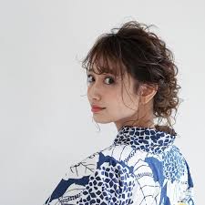 旬顔にオレンジメイクに合うヘアスタイル ヘアスタイル頭美人