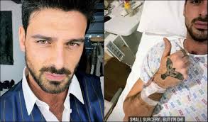 Michele morrone ist natürlich hauptsächlich als schauspieler aus 365 days bekannt, aber er kann auch singen, wie er auf seinem ersten album dark room beweist! Michele Morrone In Hospital Worried Fans Ruetir